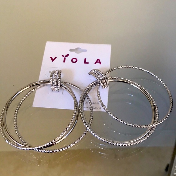 🌈3-Ring Rhinestone & Ribbed Hoop Earrings 💎 - Picture 2 of 6